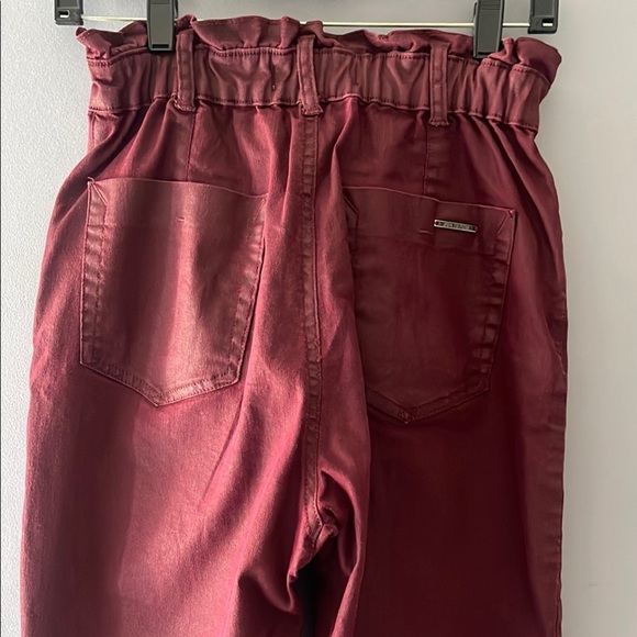 Zara women’s High Rise Burgundy Jeans Size 2 elastic at the waist - Picture 3 of 14